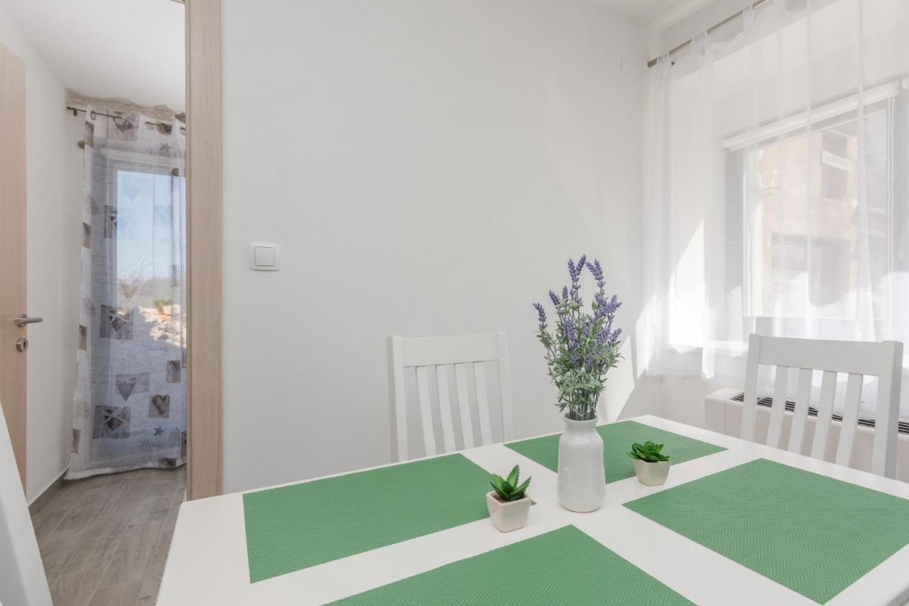 Apartmani Mustaca Dvori Privlaka  Ngoại thất bức ảnh
