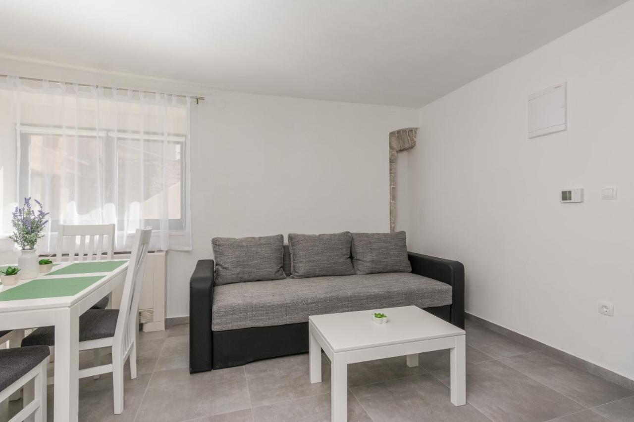 Apartmani Mustaca Dvori Privlaka  Ngoại thất bức ảnh